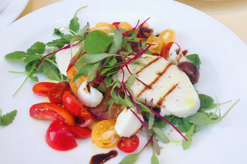 Heirloom Tomato & Fresh Mozzarella Salad